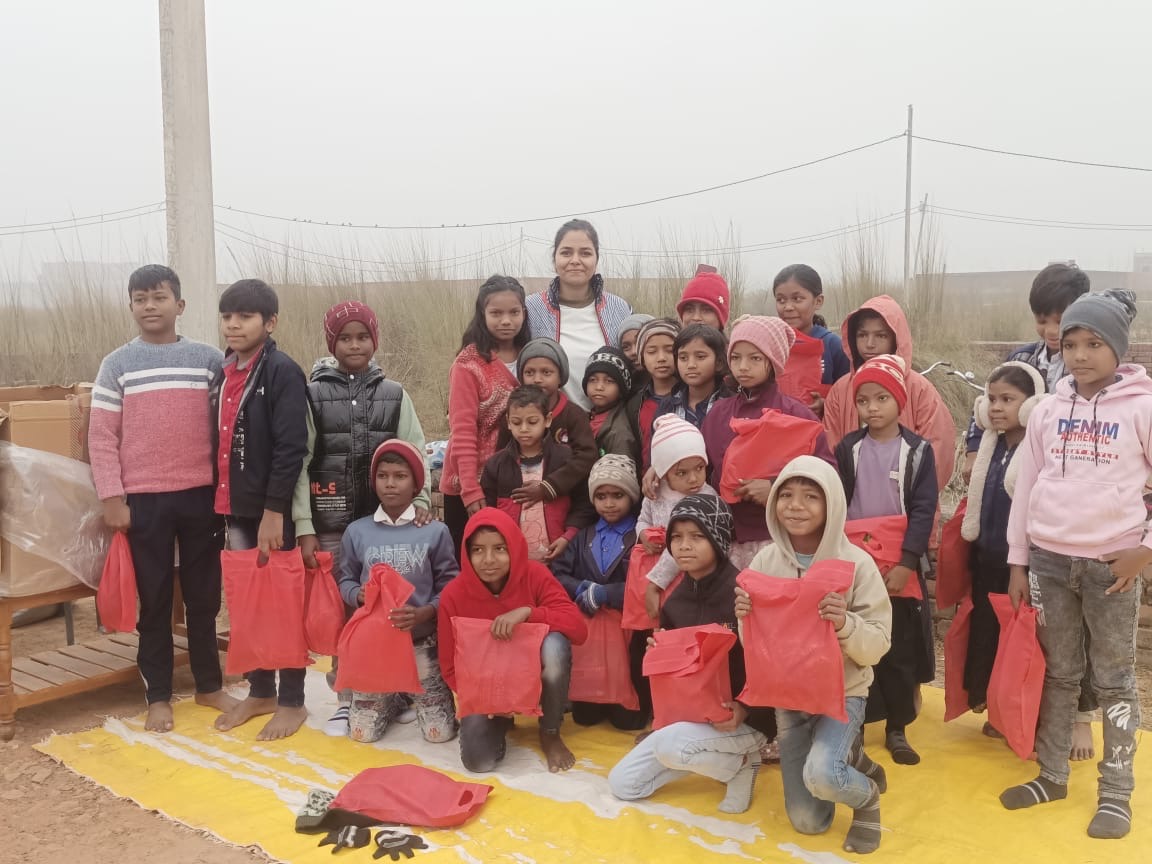 आज, देव एजुकेशनल फाउंडेशन ट्रस्ट, वाराणसी ने फाउंडेशन के बच्चों के साथ क्रिसमस मनाया।